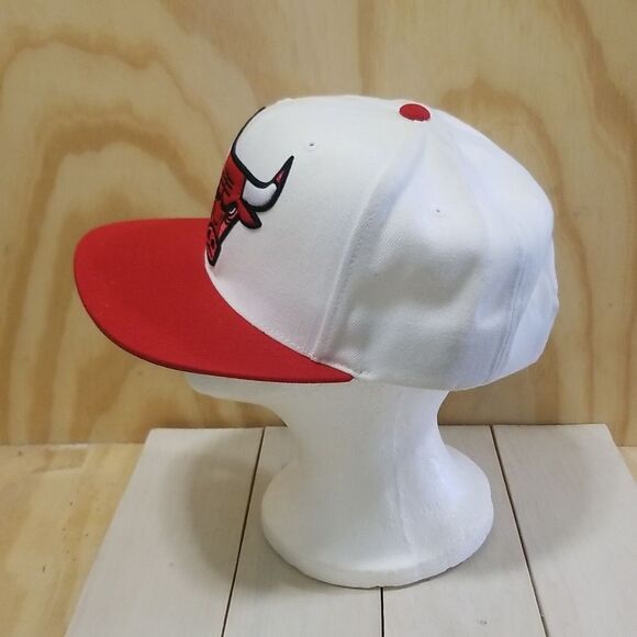Chicago Bulls Hat Mitchell & Ness Snap Back Red White Hardwood Classics - Picture 2 of 6